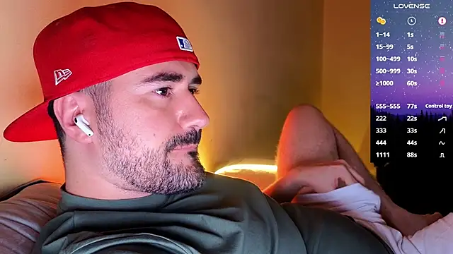 Snapshot of DominantTheo chatting on 11/13/25, 03:38 DominantTheo online show from 11/13/25, 03:38