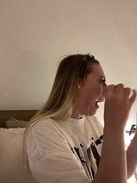 Snapshot of Eva_Ryen chatting on 11/14/25, 05:22 Eva Ryen online show from 11/14/25, 05:22