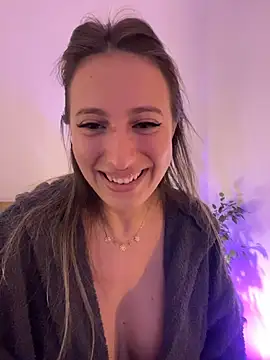 Snapshot of Eva_Ryen chatting on 12/05/25, 04:58 Eva Ryen online show from 12/05/25, 04:58