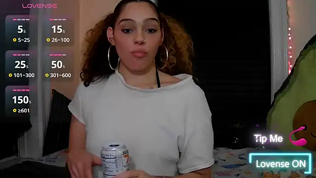 sapphirestorm8 online show from 10/19/25, 12:22