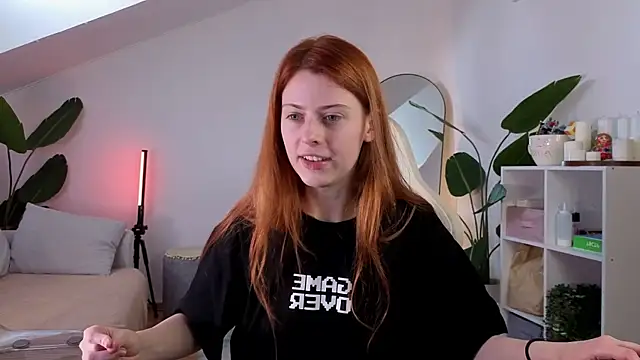 doll lesli online show from 10/10/25, 09:19