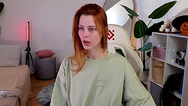 Snapshot of doll_lesli chatting on 10/23/25, 09:30 doll lesli online show from 10/23/25, 09:30