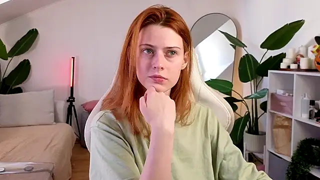 Snapshot of doll_lesli chatting on 10/24/25, 09:38 doll lesli online show from 10/24/25, 09:38