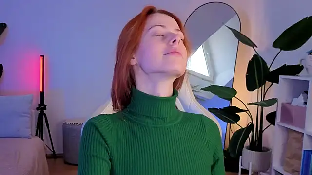 Snapshot of doll_lesli chatting on 11/28/25, 10:18 doll lesli online show from 11/28/25, 10:18