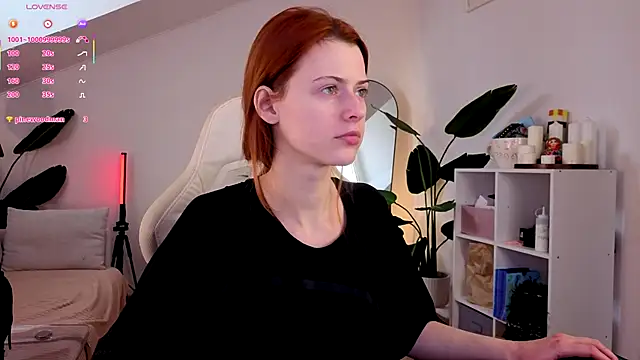 Snapshot of doll_lesli chatting on 12/03/25, 09:51 doll lesli online show from 12/03/25, 09:51