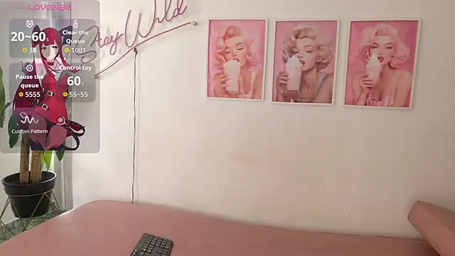 Adele LatinLady online show from 07/29/26, 08:51