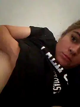 Snapshot of Juanavic chatting on 12/08/24, 03:13 Juanavic online show from 12/08/24, 03:13