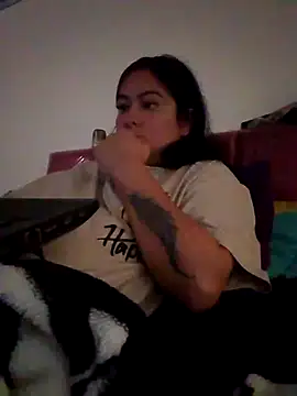 Snapshot of Juanavic chatting on 12/28/24, 01:49 Juanavic online show from 12/28/24, 01:49