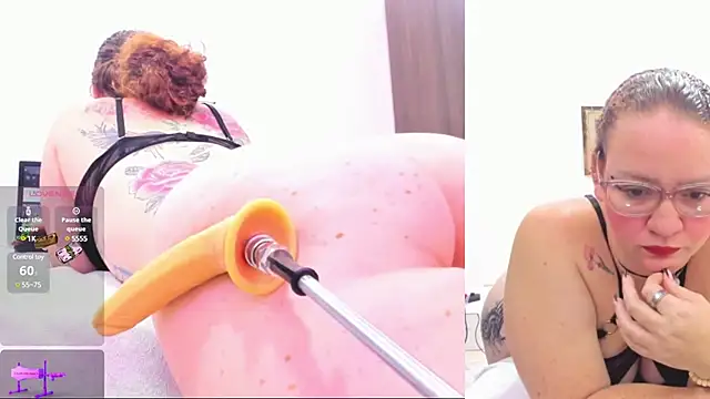 Paulina Davis  online show from 01/21/25, 03:26