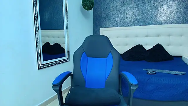 Snapshot of oliver__brown chatting on 09/20/25, 10:55 oliver brown online show from 09/20/25, 10:55