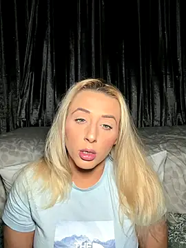 Snapshot of Strongqueen chatting on 11/08/25, 08:07 Strongqueen online show from 11/08/25, 08:07