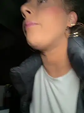 Snapshot of Strongqueen chatting on 11/09/25, 09:02 Strongqueen online show from 11/09/25, 09:02