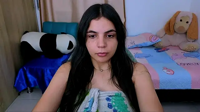 Snapshot of _elenna chatting on 09/20/25, 05:47  elenna online show from 09/20/25, 05:47