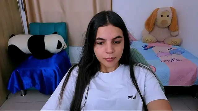 Snapshot of _elenna chatting on 09/24/25, 05:49  elenna online show from 09/24/25, 05:49