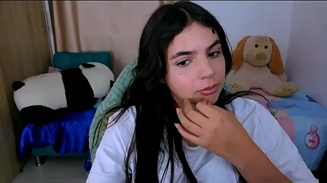 Snapshot of _elenna chatting on 10/16/25, 05:58  elenna online show from 10/16/25, 05:58