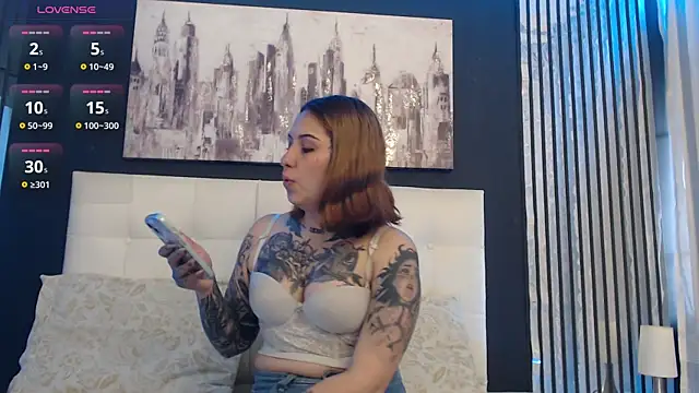 Snapshot of Jessie_williams chatting on 07/21/26, 04:42 Jessie williams online show from 07/21/26, 04:42