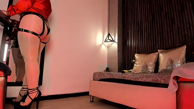  rebecca1 online show from 01/30/25, 10:19