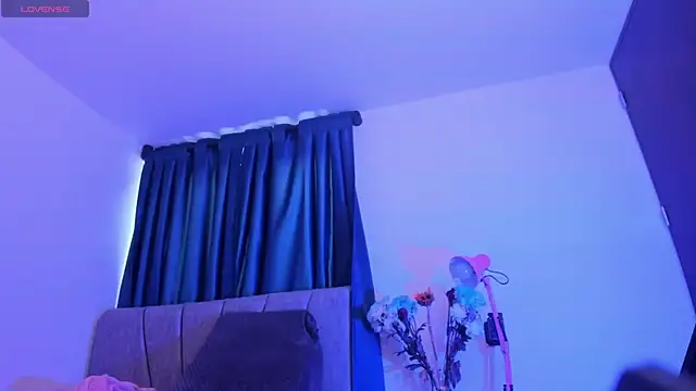 Snapshot of perla7777 chatting on 10/03/25, 07:33 perla7777 online show from 10/03/25, 07:33