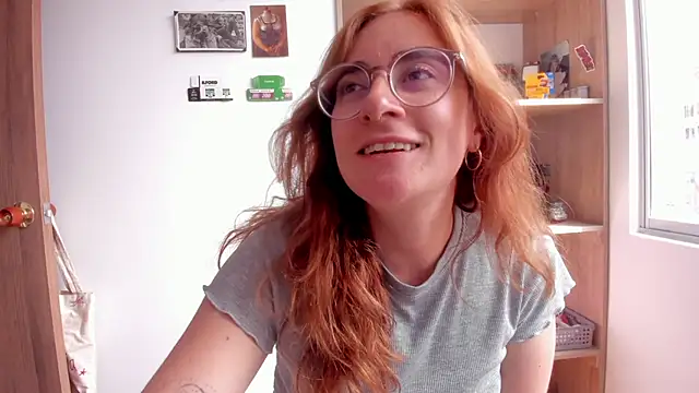 linda giggle online show from 02/10/25, 02:48