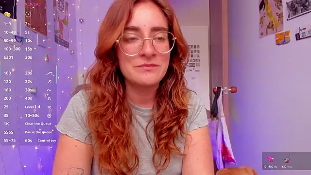 Snapshot of linda_giggle chatting on 09/19/25, 02:40 linda giggle online show from 09/19/25, 02:40