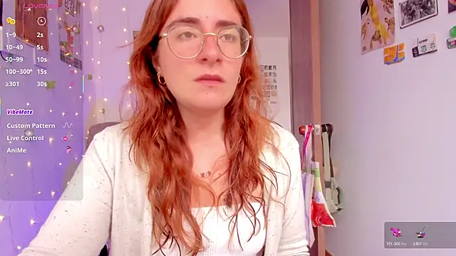 Snapshot of linda_giggle chatting on 09/30/25, 02:33 linda giggle online show from 09/30/25, 02:33