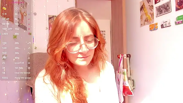 Snapshot of linda_giggle chatting on 10/02/25, 01:40 linda giggle online show from 10/02/25, 01:40