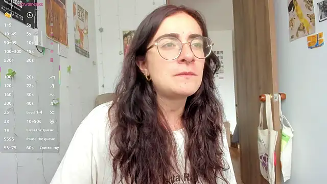 Snapshot of linda_giggle chatting on 10/25/25, 02:56 linda giggle online show from 10/25/25, 02:56