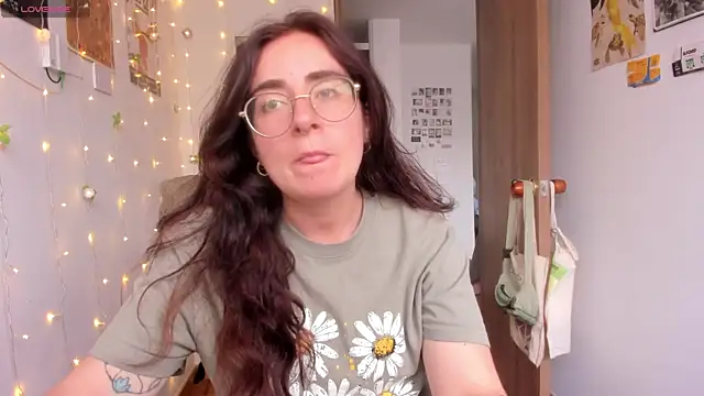 Snapshot of linda_giggle chatting on 10/30/25, 08:53 linda giggle online show from 10/30/25, 08:53