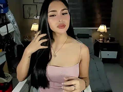 Snapshot of EternityBanks chatting on 10/09/25, 12:47 EternityBanks online show from 10/09/25, 12:47