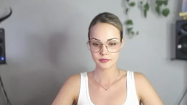 Snapshot of LexiexPlay chatting on 02/12/25, 02:43 LexiexPlay online show from 02/12/25, 02:43