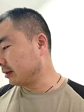 Snapshot of guozuo chatting on 11/14/25, 01:54 guozuo online show from 11/14/25, 01:54