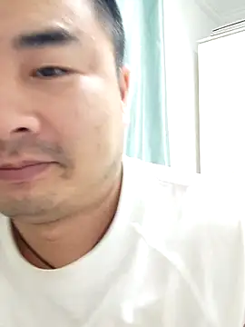 Snapshot of guozuo chatting on 11/26/25, 02:18 guozuo online show from 11/26/25, 02:18