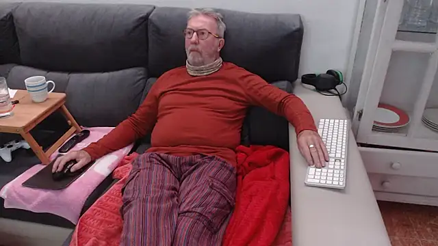 Nudelschwanz online show from 12/14/24, 04:52