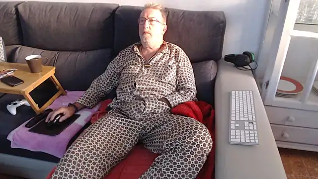 Nudelschwanz online show from 12/16/24, 07:58
