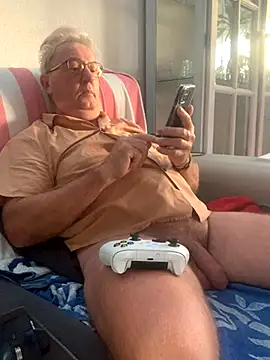 Nudelschwanz online show from 10/23/25, 07:07