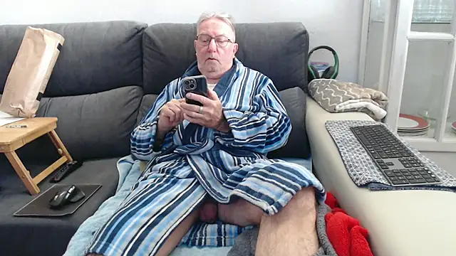 Snapshot of Nudelschwanz chatting on 03/29/26, 10:37 Nudelschwanz online show from 03/29/26, 10:37