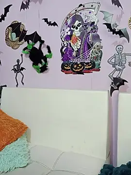 Deina bunny online show from 10/10/25, 09:03