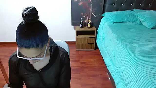 Anitta muscle online show from 11/10/25, 08:52