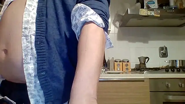 Snapshot of woww791 chatting on 10/17/25, 06:10 woww791 online show from 10/17/25, 06:10