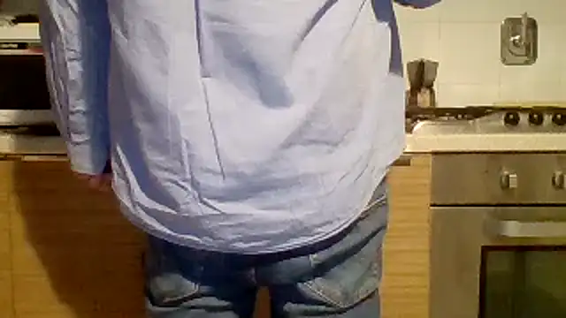 Snapshot of woww791 chatting on 11/04/25, 03:22 woww791 online show from 11/04/25, 03:22