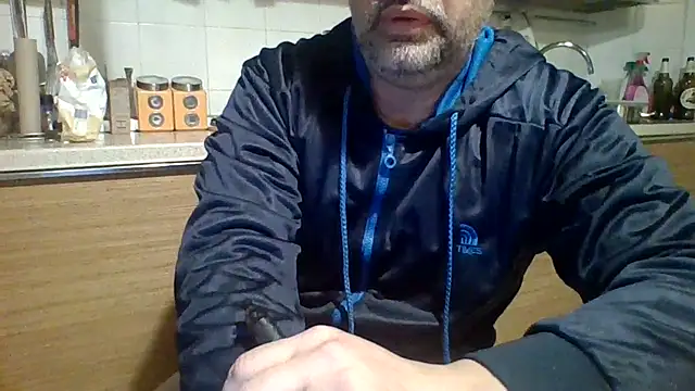 Snapshot of woww791 chatting on 11/19/25, 08:42 woww791 online show from 11/19/25, 08:42