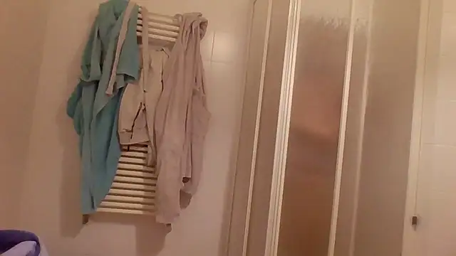 Snapshot of woww791 chatting on 11/29/25, 05:38 woww791 online show from 11/29/25, 05:38