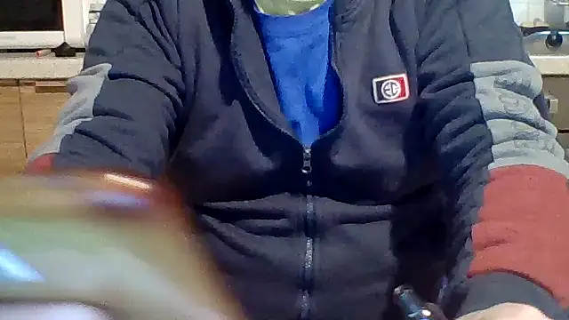 Snapshot of woww791 chatting on 12/04/25, 01:42 woww791 online show from 12/04/25, 01:42