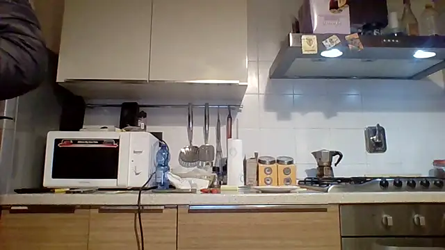 Snapshot of woww791 chatting on 12/15/25, 07:29 woww791 online show from 12/15/25, 07:29