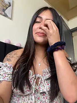 Snapshot of DaphneUwu chatting on 03/12/25, 05:49 DaphneUwu online show from 03/12/25, 05:49