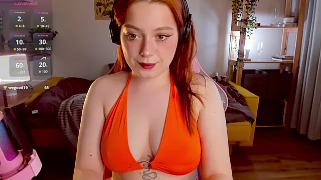 Snapshot of Sofy_Benson chatting on 10/08/25, 02:25 Sofy Benson online show from 10/08/25, 02:25