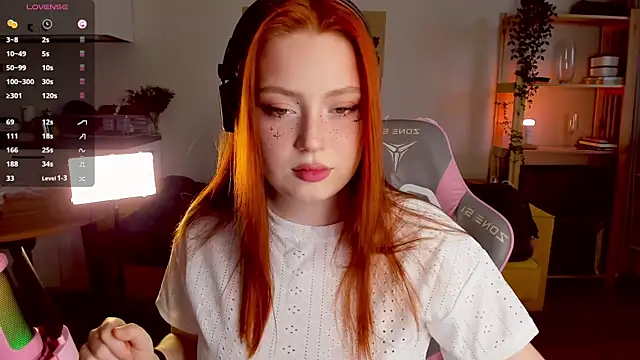 Snapshot of Sofy_Benson chatting on 11/09/25, 08:12 Sofy Benson online show from 11/09/25, 08:12