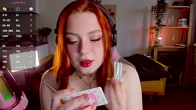 Snapshot of Sofy_Benson chatting on 11/10/25, 09:19 Sofy Benson online show from 11/10/25, 09:19