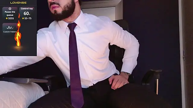 Snapshot of MarkWalker__ chatting on 11/02/25, 10:17 MarkWalker online show from 11/02/25, 10:17