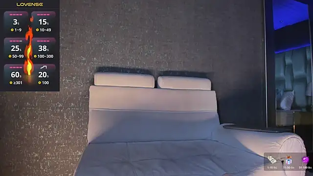 Snapshot of MarkWalker__ chatting on 11/11/25, 09:31 MarkWalker online show from 11/11/25, 09:31